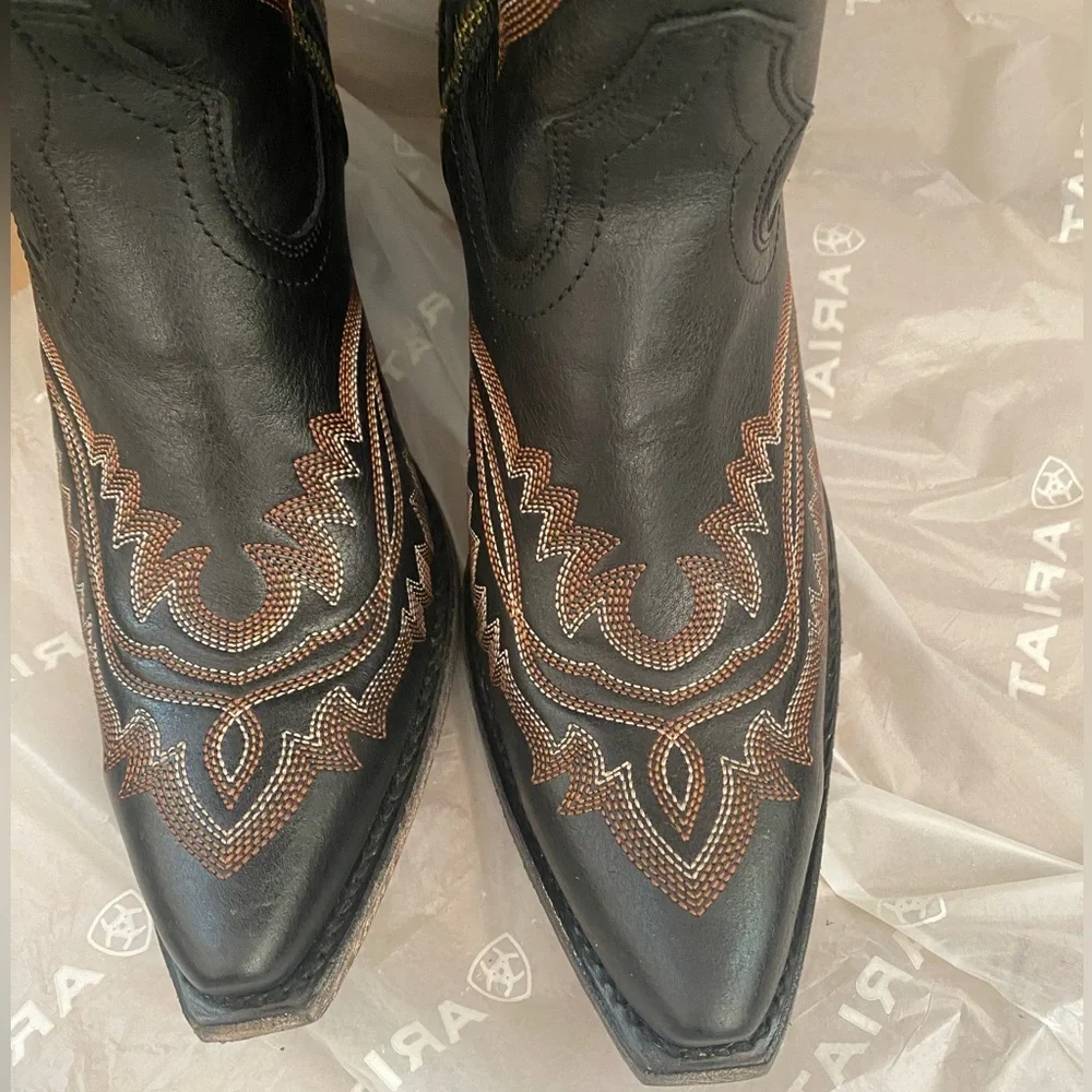 Ariat Black and Brown Western Heeled Riding Boots - Picture 4 of 9